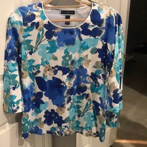 Pretty blue flowered top. Size small